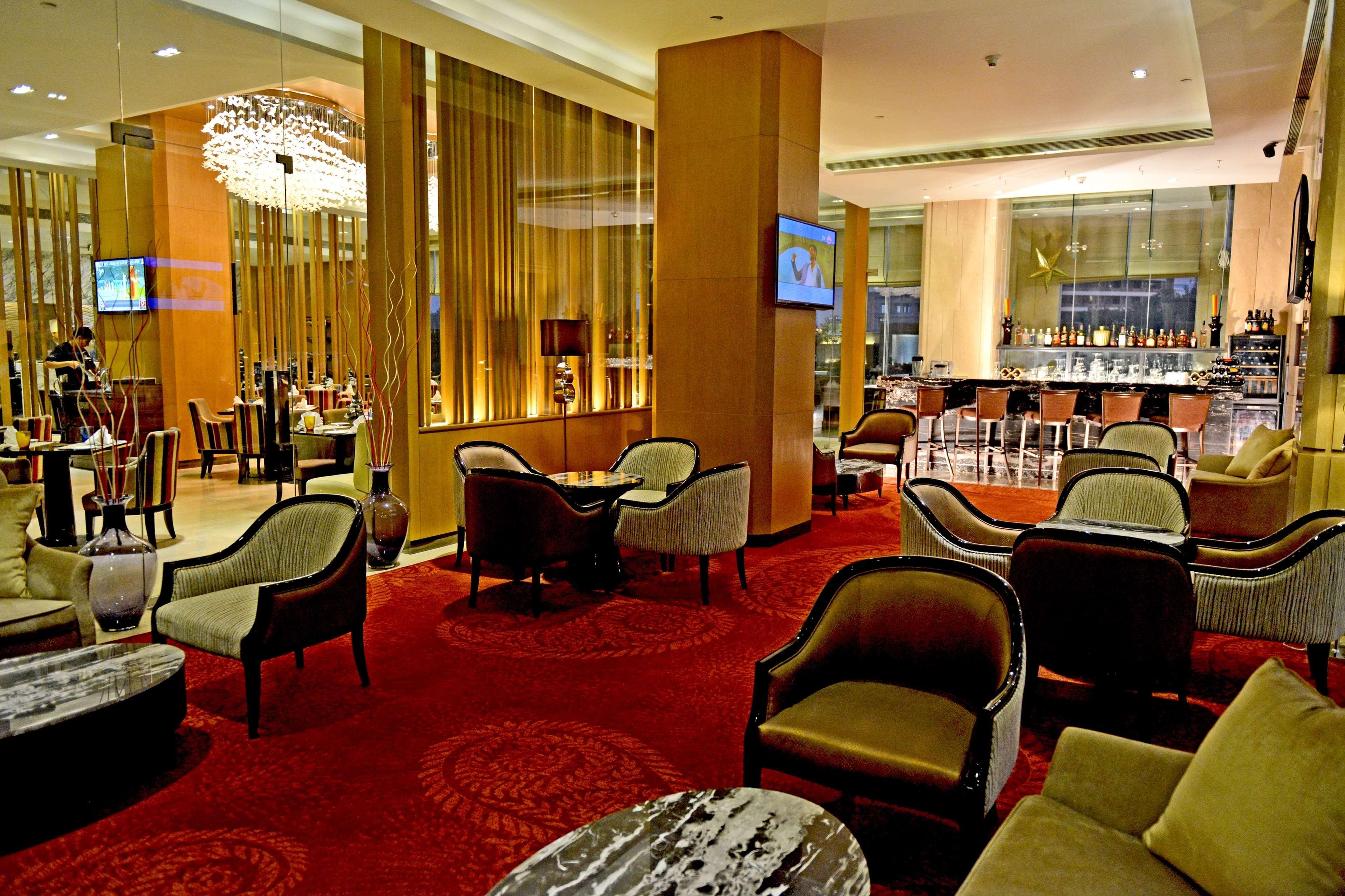 Radisson Blu Jaipur Hotel Ресторант снимка