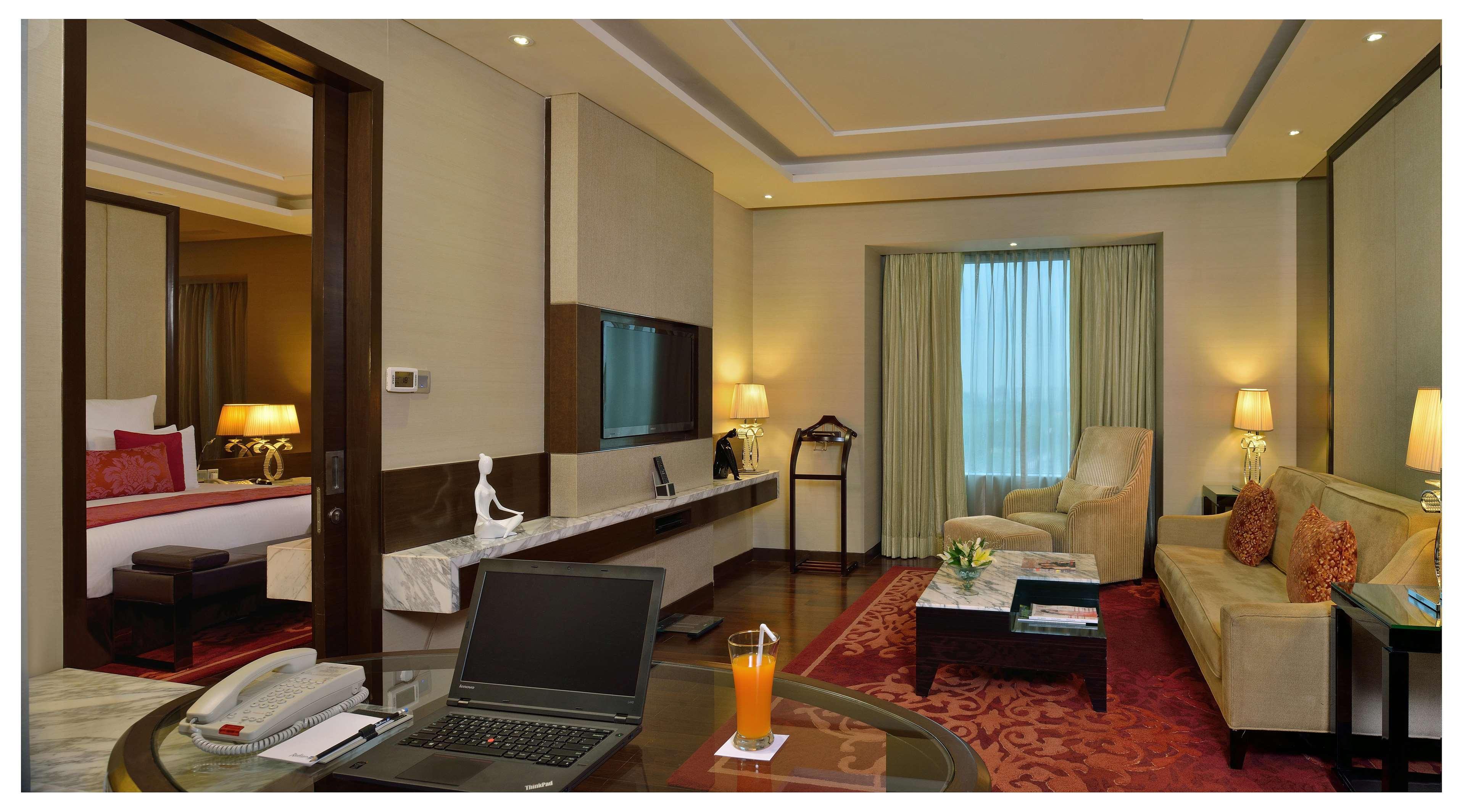 Radisson Blu Jaipur Hotel Екстериор снимка